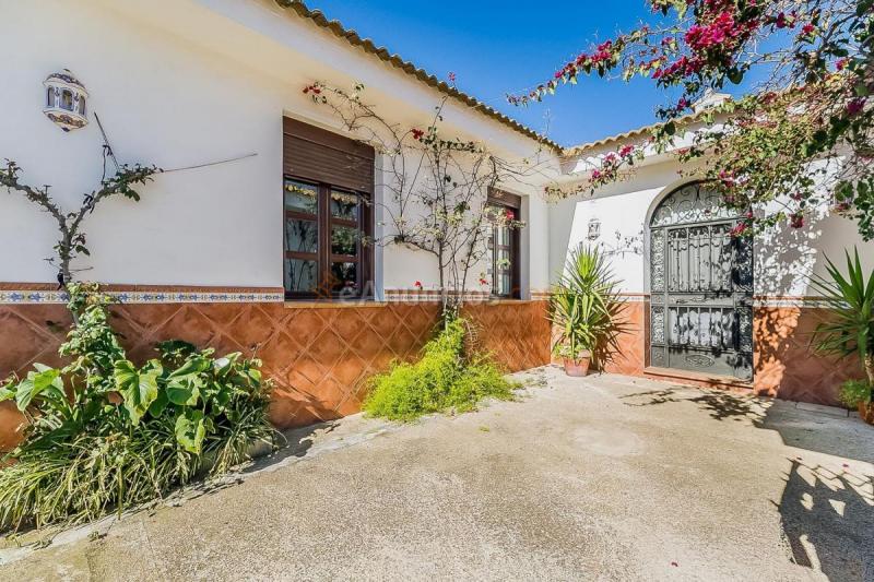 Adosado en venta en  Fuente de Piedra