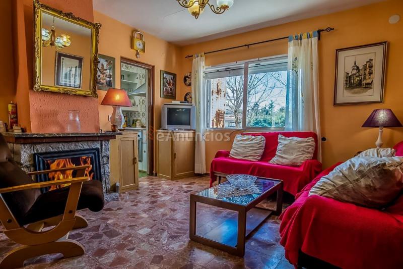 Adosado en venta en  Navalperal de Pinares