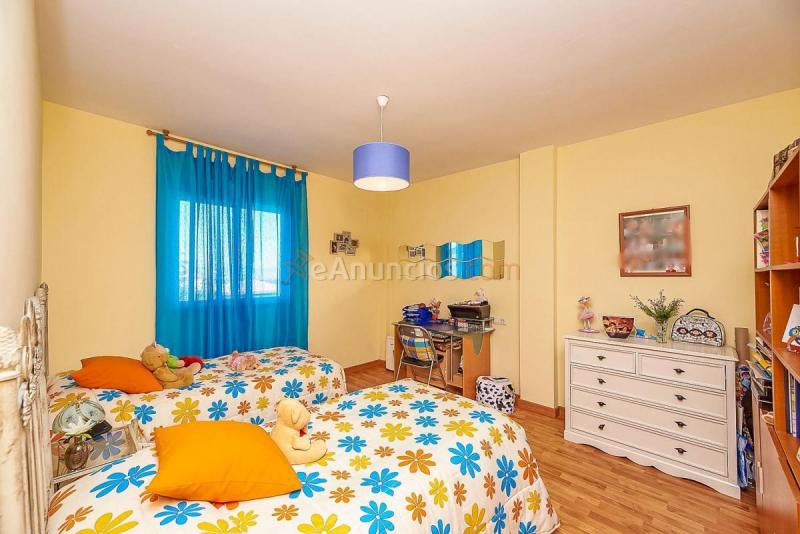 Adosado en venta en  Ventas de Huelma