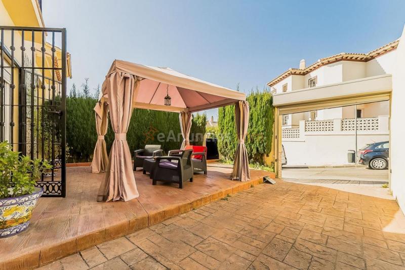 Adosado en venta en  Puerto de la Torre, Málaga