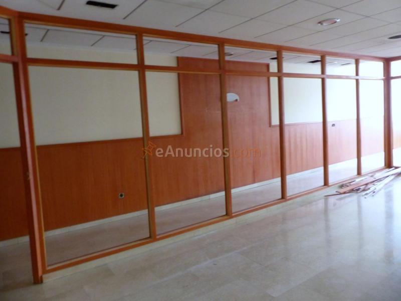 Local Comercial en alquiler en  Núcleo Urbano, La Pobla de Vallbona