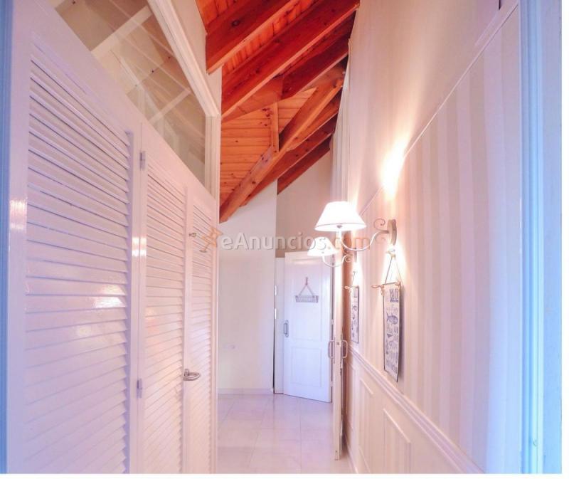 Adosado en venta en Via dels Ametllers, Pallej