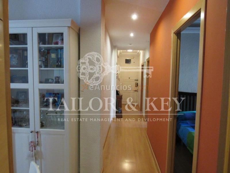 Apartamento en venta en Calle de la Virgen de la Fuencisla, Madrid, Ciudad Lineal, Madrid