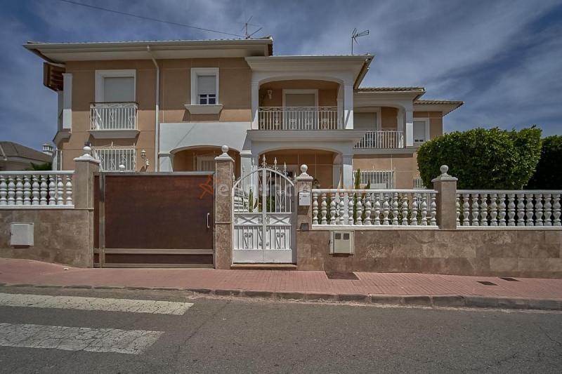 Adosado en venta en  Huércal-Overa