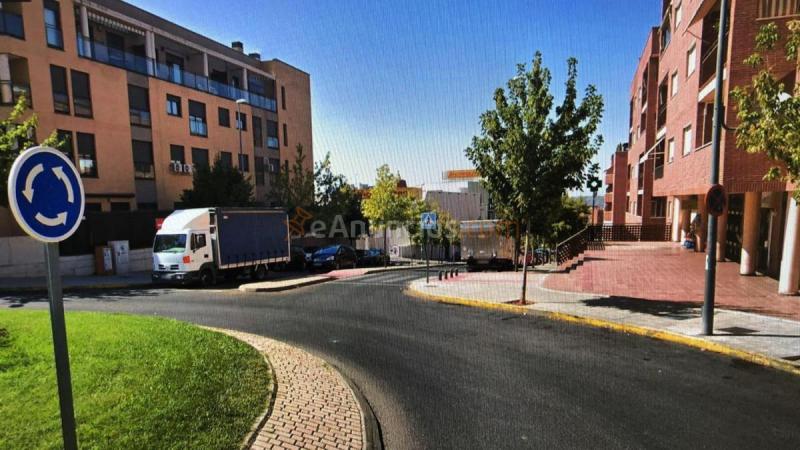 Local Comercial en venta en Avenida Tolerancia, Los Villares, Arganda