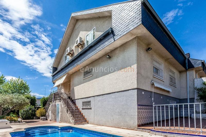 Adosado en venta en  Serranillos del Valle