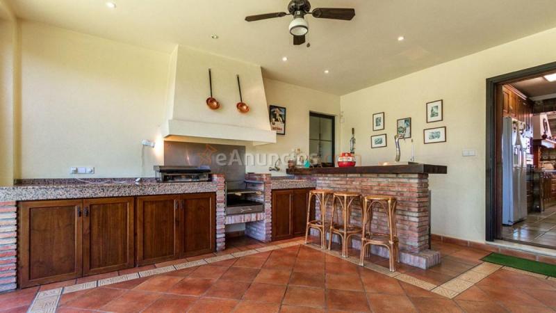 Adosado en venta en  San Pedro de Alcántara, Marbella