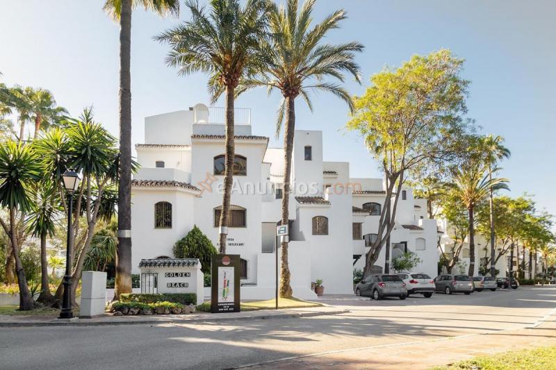 Apartamento en venta en  Elviria-Cabopino, Marbella
