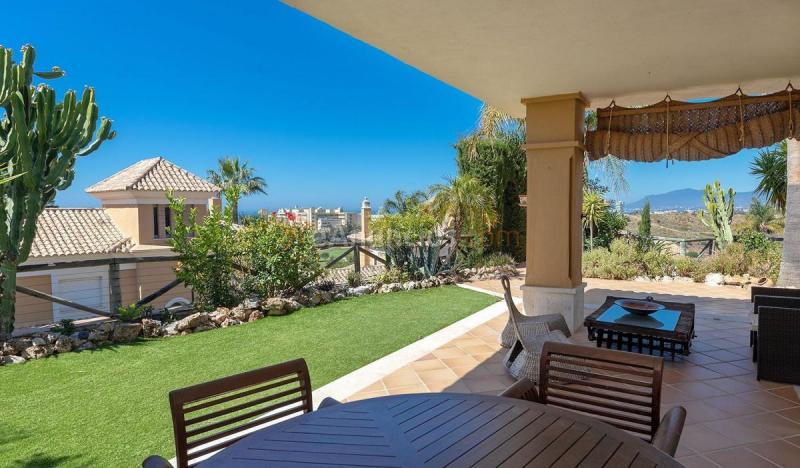 Adosado en venta en  Las Chapas-El Rosario, Marbella