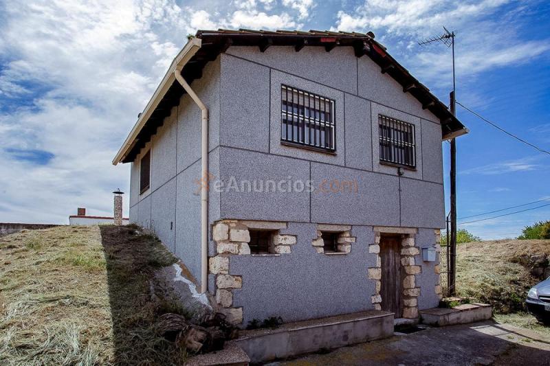 Adosado en venta en  Fuentes de Valdepero