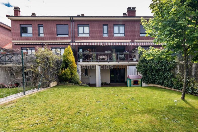 Adosado en venta en  Villaquilambre