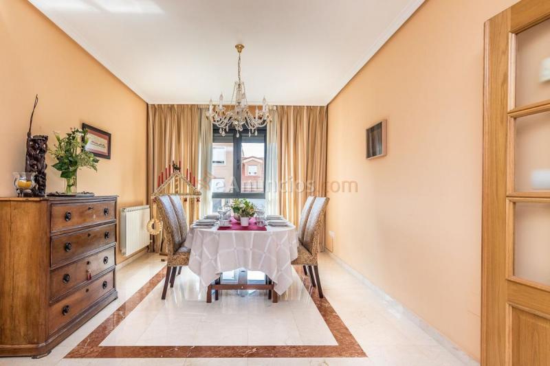 Adosado en venta en  Villaquilambre