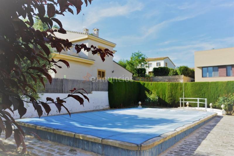 Adosado en venta en  Olivo, Requena