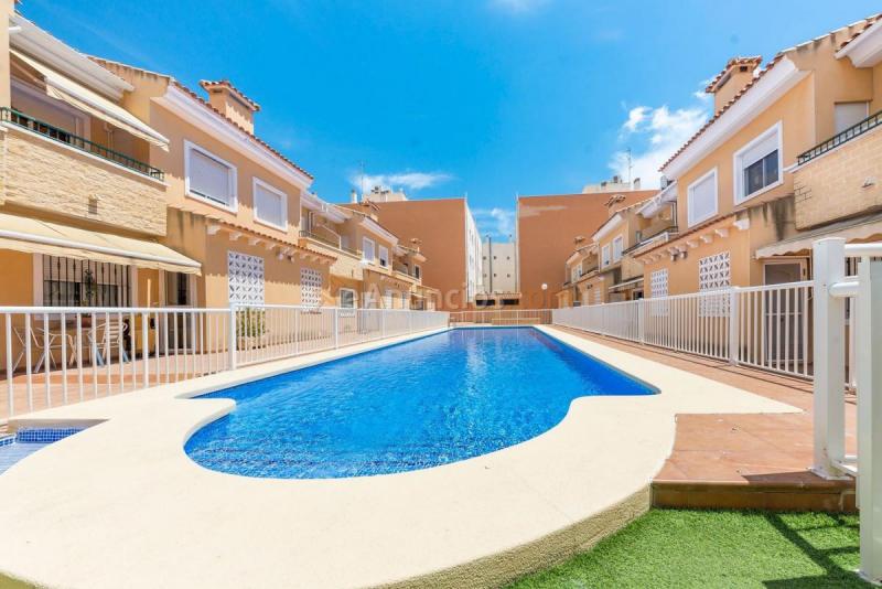 Adosado en venta en  Las Bayas-Asprillas, Elche  Elx