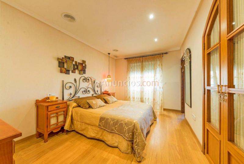 Adosado en venta en  Las Bayas-Asprillas, Elche  Elx