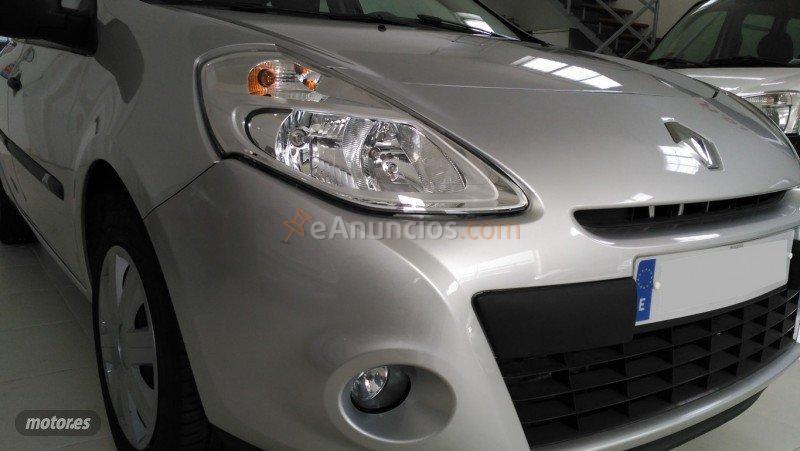 Renault Clio 1.5 DCI 5P de 2012 con 76.415 Km por 5.980 EUR. en Salamanca