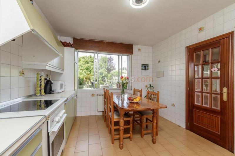 Adosado en venta en  Ponteareas