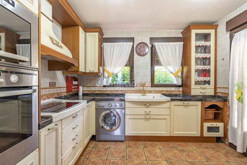 Adosado en venta en  Ortigosa del Monte