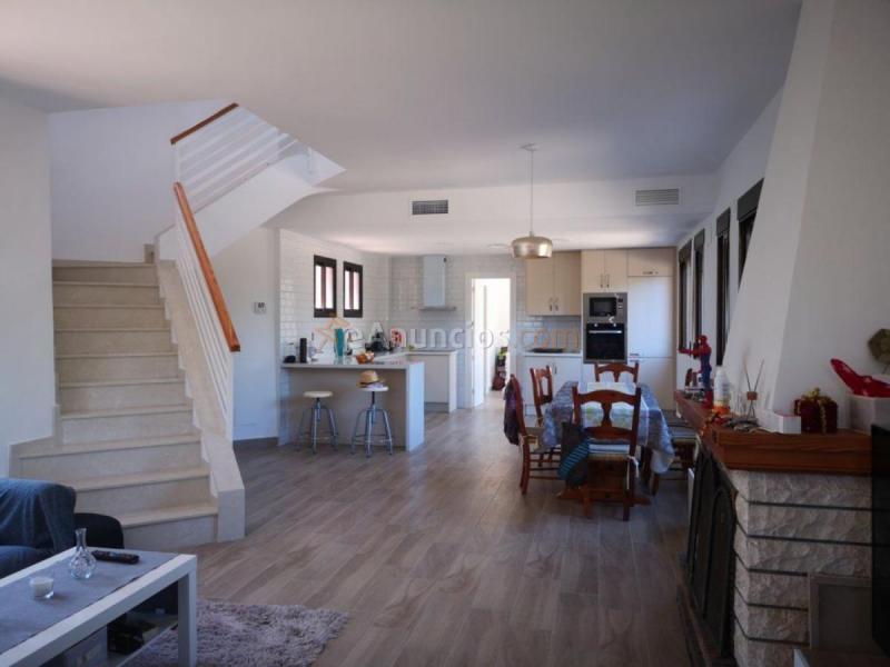 Adosado en alquiler en Carretera saladar, Benalua-La Florida-Babel-San Gabriel, Alicante  Alacant