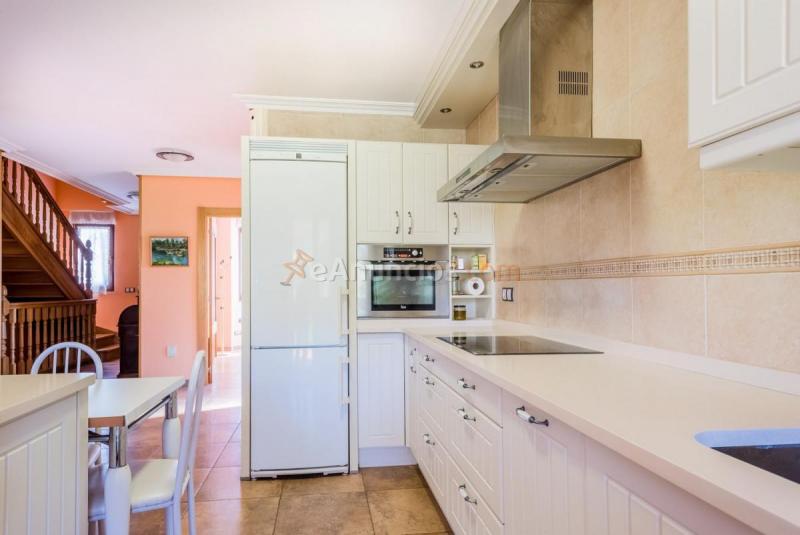 Adosado en venta en  Ajo