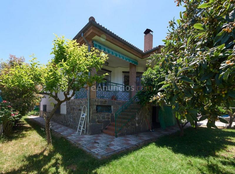 Adosado en venta en  Gojar