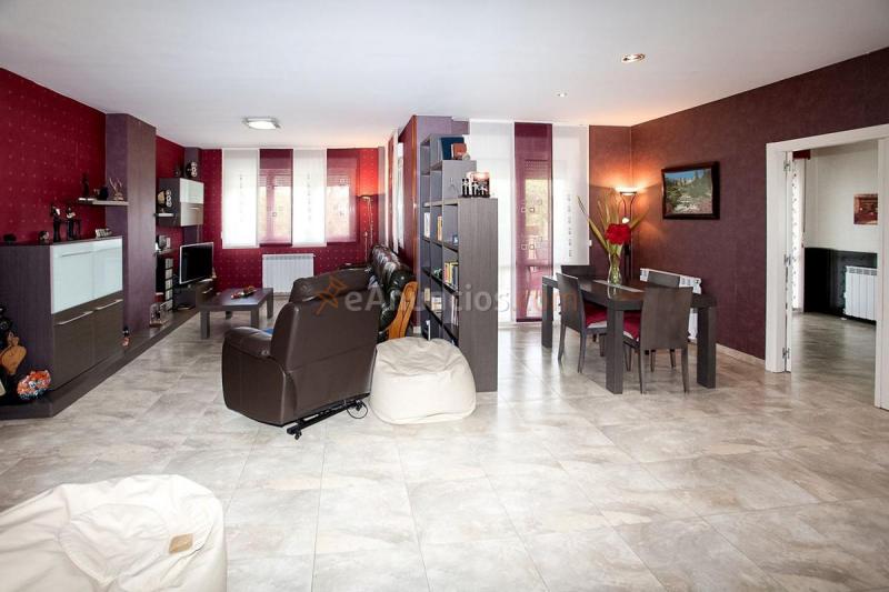 Adosado en venta en  Condado de Treviño