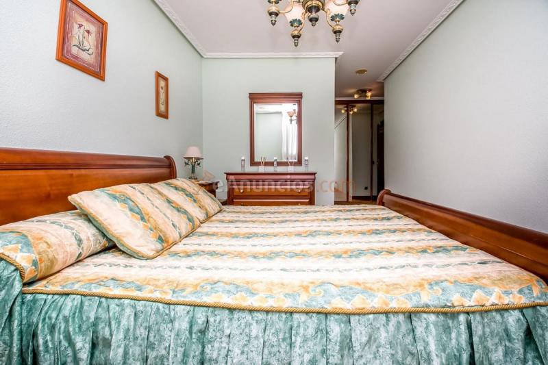 Adosado en venta en  Castañares de Rioja