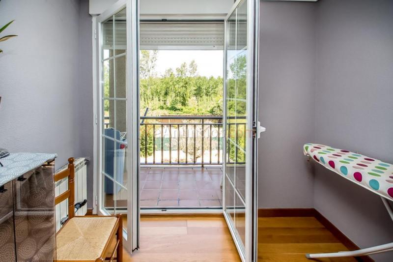 Adosado en venta en  Castañares de Rioja