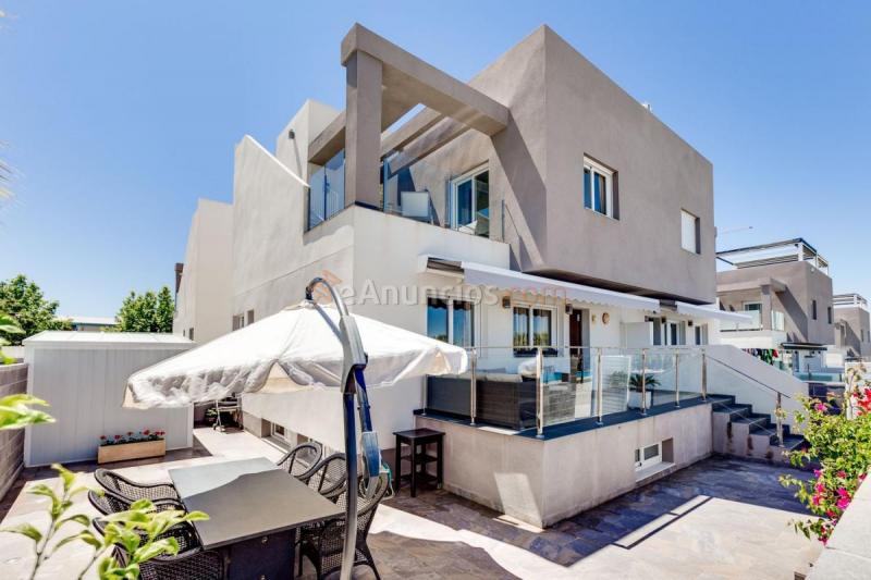 Casa en venta en Calle Gines Saura Sanchez, Nueva Torrevieja - Aguas Nuevas, Torrevieja