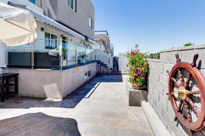 Casa en venta en Calle Gines Saura Sanchez, Nueva Torrevieja - Aguas Nuevas, Torrevieja