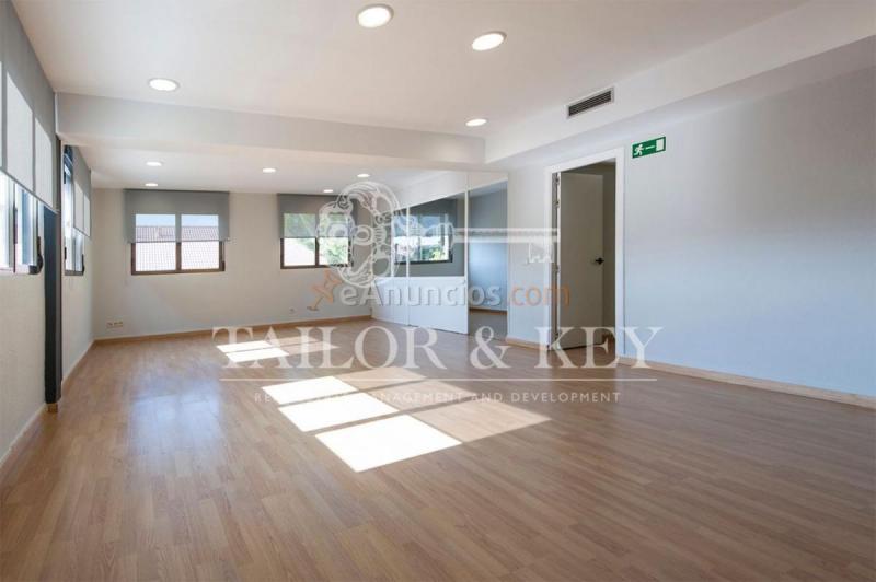 Casa en venta en Calle de Matías Turrión, Hortaleza, Madrid