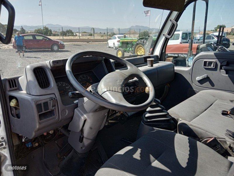 Nissan Cabstar 110 CAJA FRIGORIFICO. de 2001 con 326.000 Km por 4.500 EUR. en Murcia