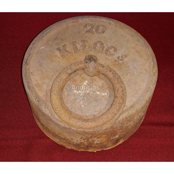 ANTIGUA PESA DE HIERRO DE 20 KILOS