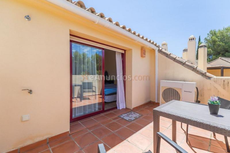 Adosado en venta en  Nueva Andalucía, Marbella