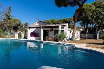 Adosado en venta en  Las Chapas-El Rosario, Marbella