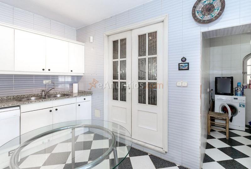 Adosado en venta en  Las Chapas-El Rosario, Marbella