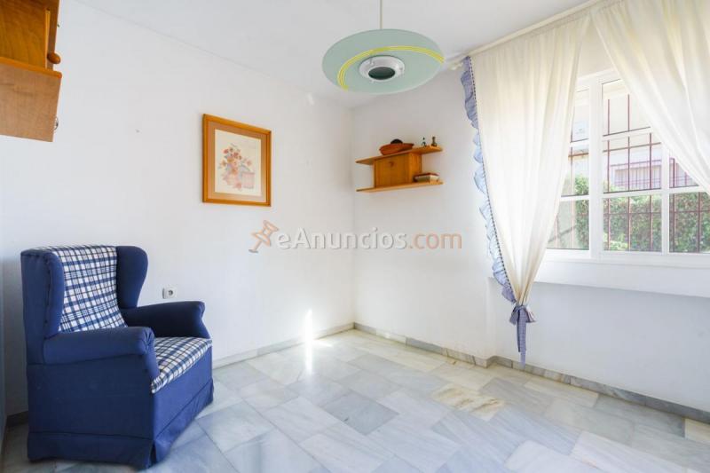 Adosado en venta en  Gines