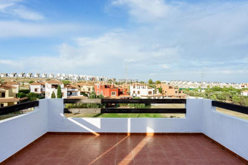 Adosado en venta en  Guillena