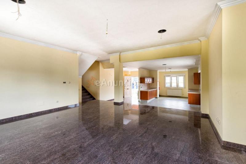 Adosado en venta en  Pontecesures