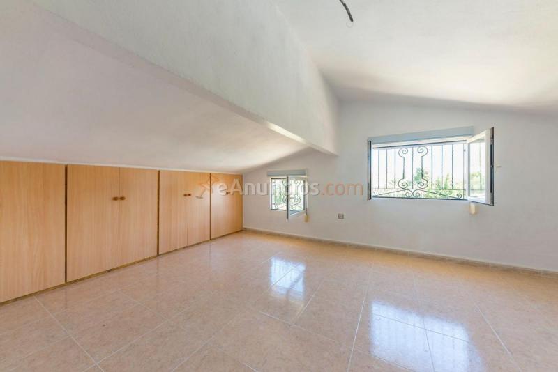 Adosado en venta en  San Crispín - Huerta Nueva - Estación, Elda