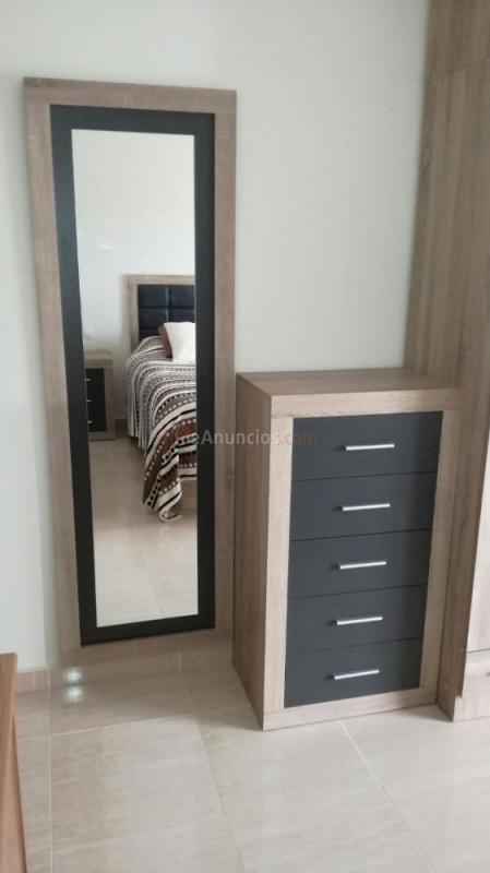 Alquilo dormitorio amplio con baño en Sabinillas