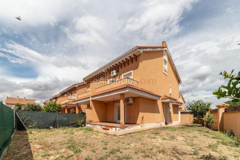 Adosado en venta en  Talavera la Nueva