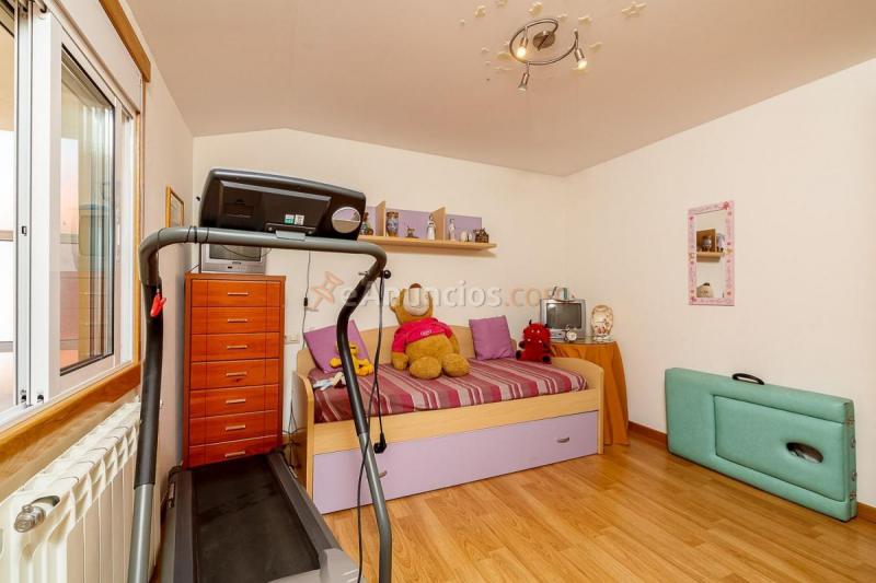 Adosado en venta en  Bembrive, Vigo