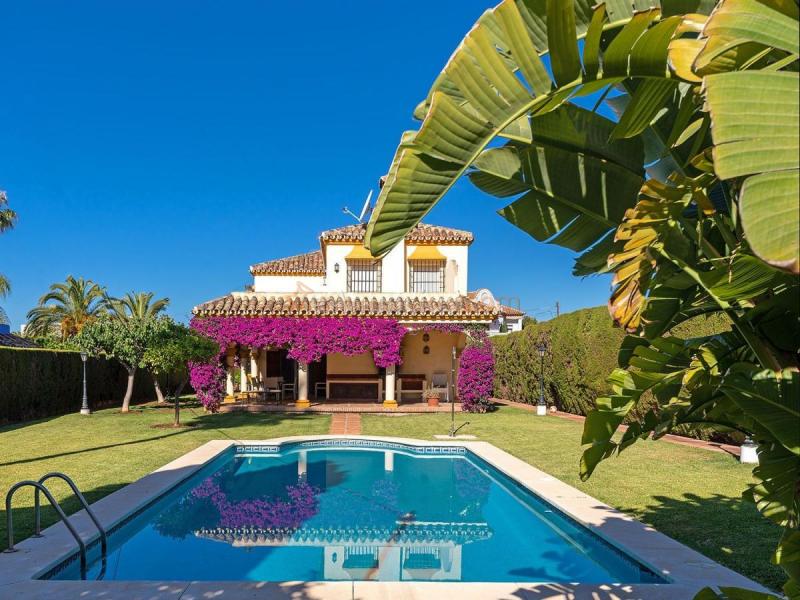 Adosado en venta en  Marbella Pueblo, Marbella