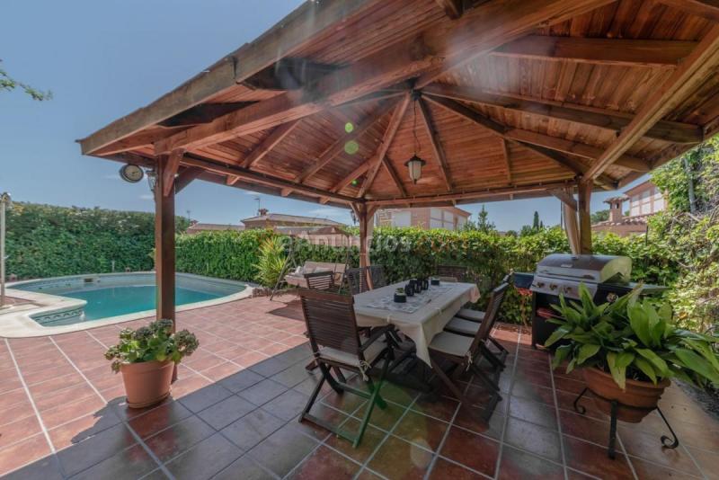 Adosado en venta en  Olias del Rey