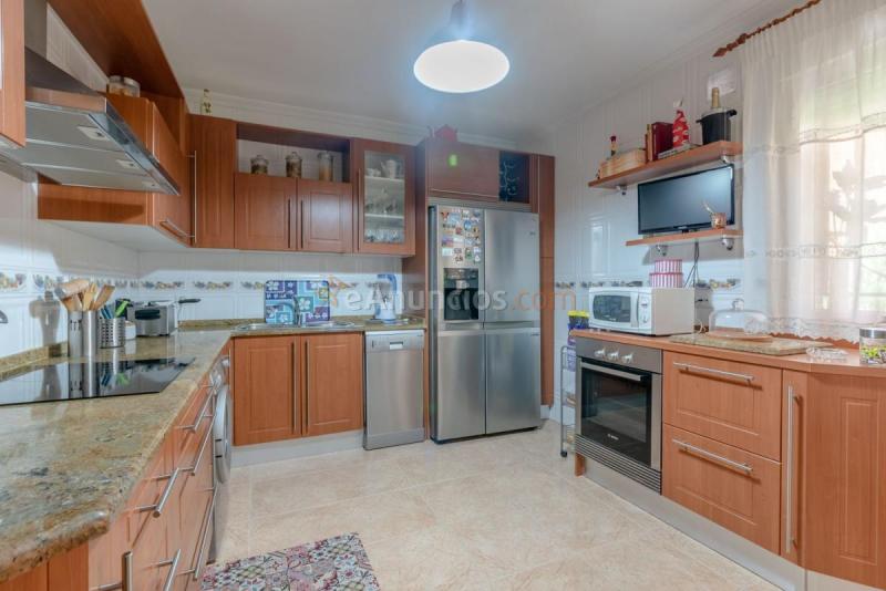 Adosado en venta en  Olias del Rey