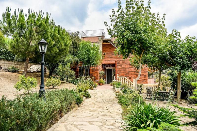 Adosado en venta en  Almoster