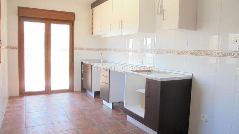 Adosado en venta en  Esquivias