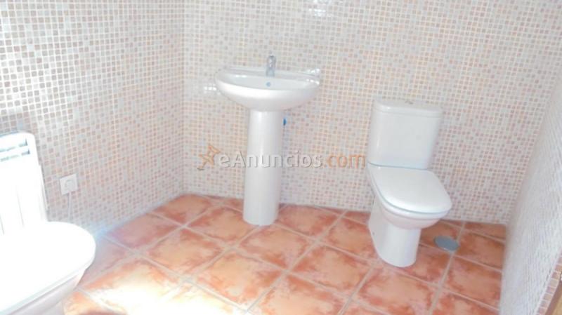 Adosado en venta en  Esquivias