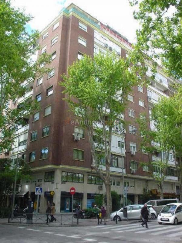 Local Comercial en venta en Calle Profesor Waksman, Chamartín, Madrid